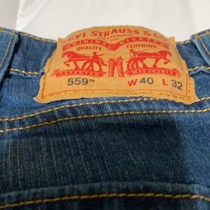 559 Levi’s 40x32. Blue wash.